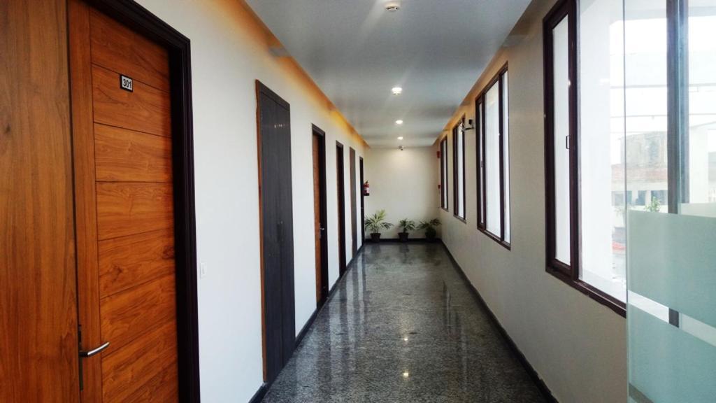 Alankrita Suites & Party Halls Meerut Exteriör bild