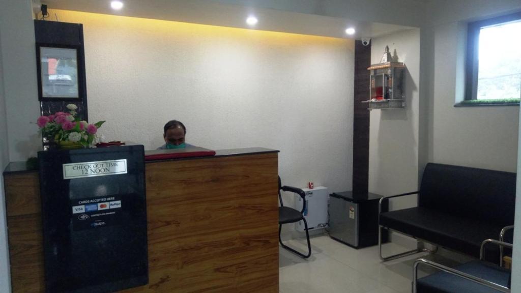 Alankrita Suites & Party Halls Meerut Exteriör bild