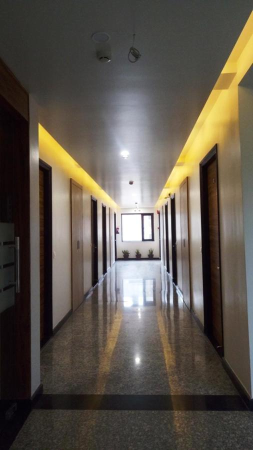 Alankrita Suites & Party Halls Meerut Exteriör bild