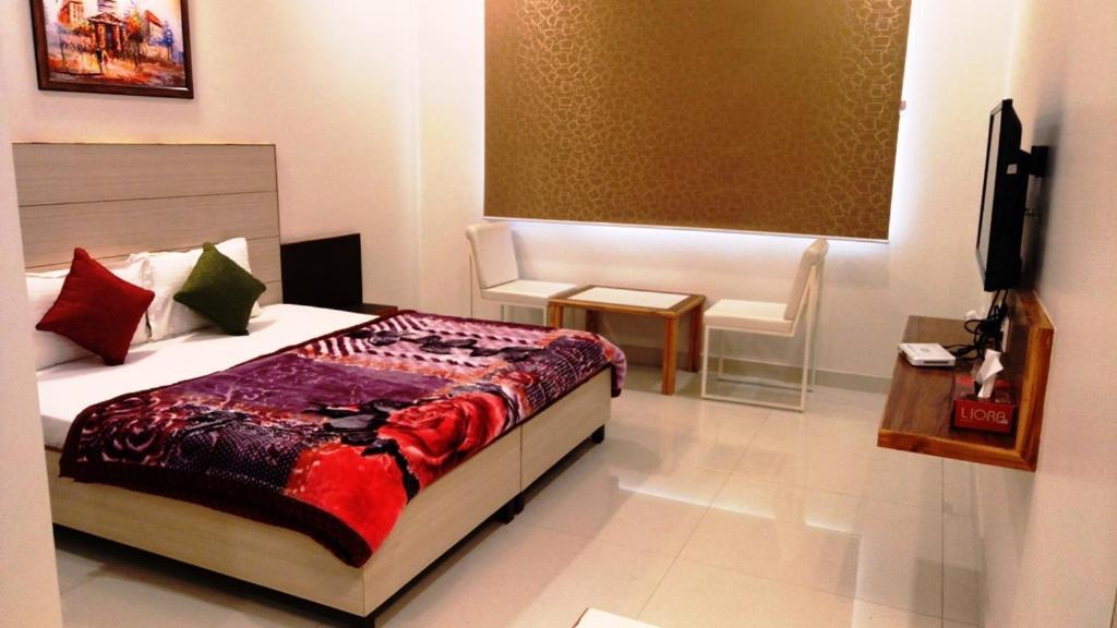 Alankrita Suites & Party Halls Meerut Exteriör bild