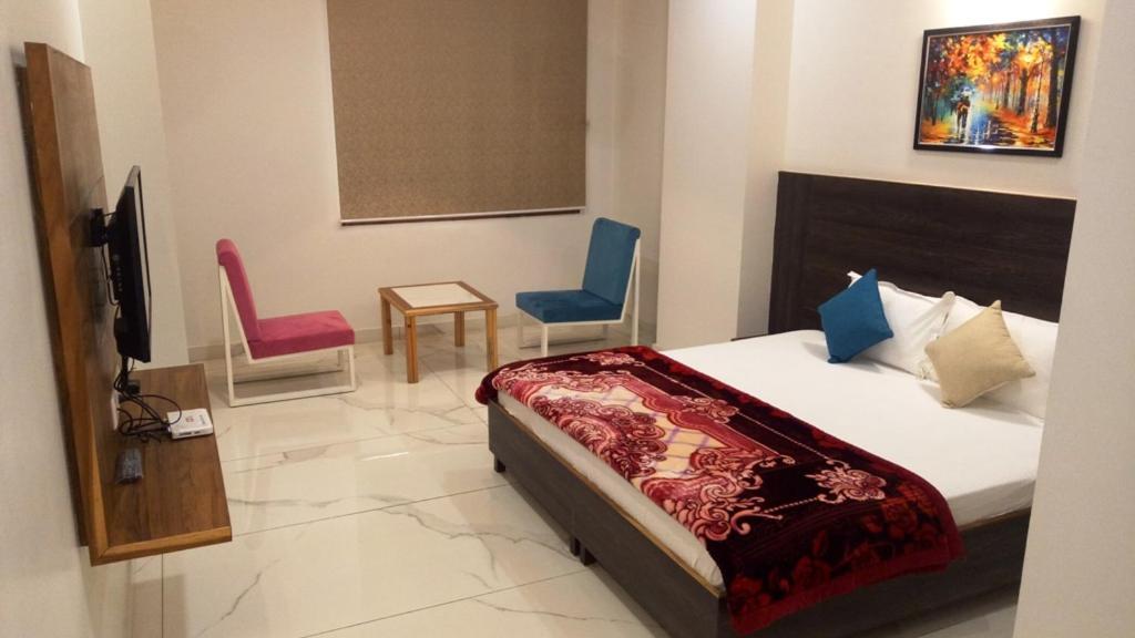 Alankrita Suites & Party Halls Meerut Exteriör bild
